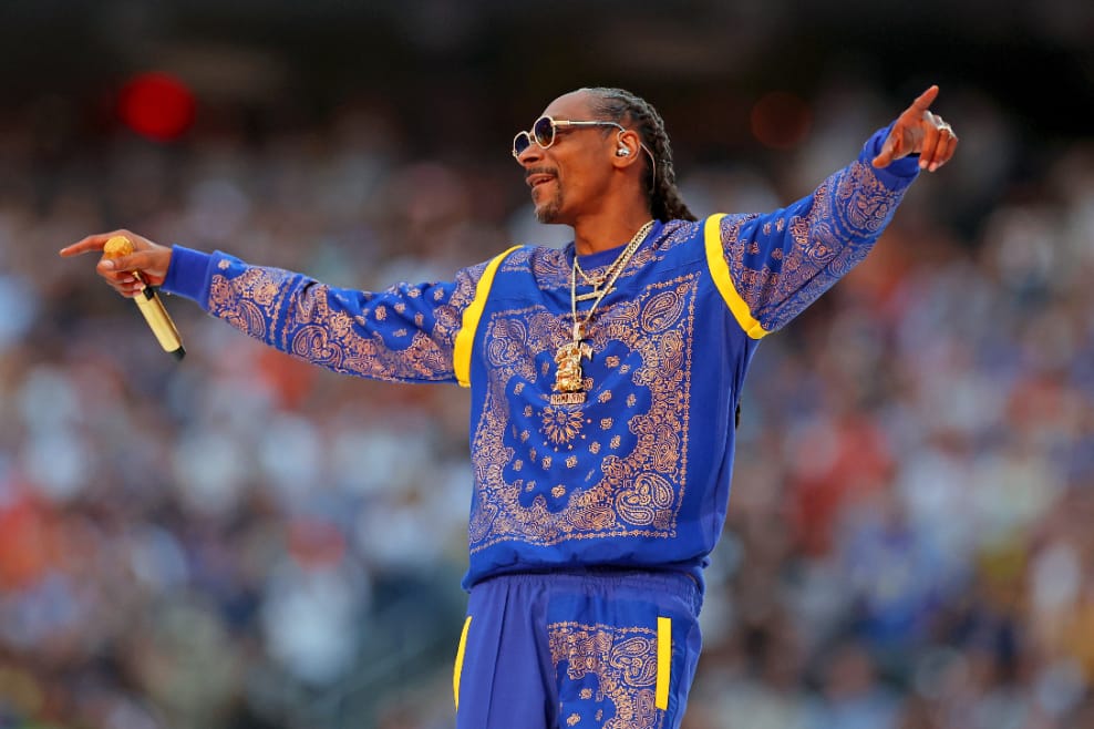 Snoop Dogg muşdaklaryny geň galdyrdy - meşhur endigini taşlady